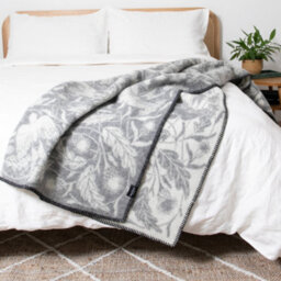 Native Natural Soft Grey Bird Pure Wool Blanket - thumbnail 3