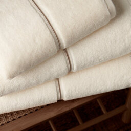 Bianca Fine Linens Zero Twist Satin Stitch Cotton 100X150Cm Bath Sheet Cream - thumbnail 2