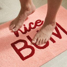 Allure Bath Fashions Nice Bum Slogan Bath Mat Non Slip Fun Bathroom Rug (Pink/red) - thumbnail 3