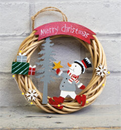 Netagon St Helens Home And Garden Battery Powered Wicker Christmas Wreath - thumbnail 3