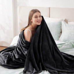 Ameha Fleece Plain Blanket, Lightweight & Reversible Throw For Travel, Bed & Sofa Blanket, Black King 200X240Cm - thumbnail 6