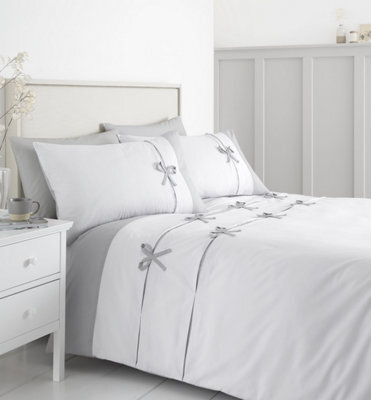 Catherine Lansfield Bedding Milo Bow Duvet Cover Set With Pillowcases White - image 1
