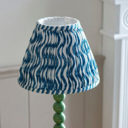 Luminosa Lighting Luminosa Higgledy Gloss Cotswold Green Paint Table Lamp With Marlin Blue Fabric Ripple Shade 25Cm E14 - thumbnail 4