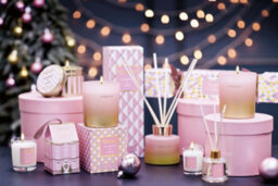 Stoneglow Candles Seasonal Tumbler Candle - Cranberry & Cassis - thumbnail 2