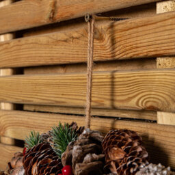 Samuel Alexander 50Cm Frosted Hanging Christmas Wreath With Red Jingle Bells & Wooden Stars - thumbnail 7