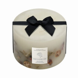 French Connection Cherry Blossom & Rose Botanical Scented Candle 1.5Kg - thumbnail 4