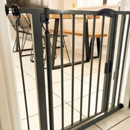 Bettacare Auto Close Pet Gate, 82.2Cm - 89.2Cm, Slate Grey, Pressure Fit Stair Gate For Dog & Puppy - thumbnail 9