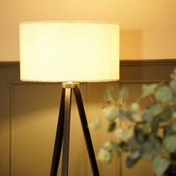 Valuelights Barbro Black Tripod Floor Lamp With Cream Boucle Shade And Bulb - thumbnail 3