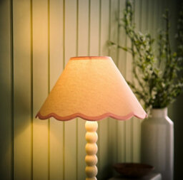 Valuelights Florie Natural Linen Small Tapered Lamp Shade With Scallop Pink Trim (D)27.5Cm - thumbnail 2