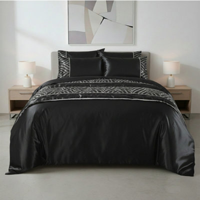 Shimmer Bed Runner Luxury Bedding With Elegant Metallic Finish Black - image 1