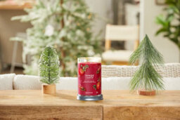 Yankee Candle Red Apple Wreath Signature Large Tumbler - thumbnail 2