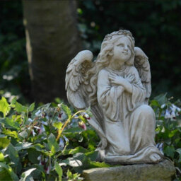 Spa Kneeling Angel Girl With Arms Crossed Small Cast Stone Statuary - thumbnail 5