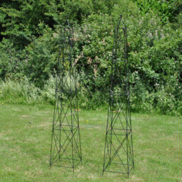 Selections Pair Of Roman Steel Garden Obelisks (2.1M) - thumbnail 2