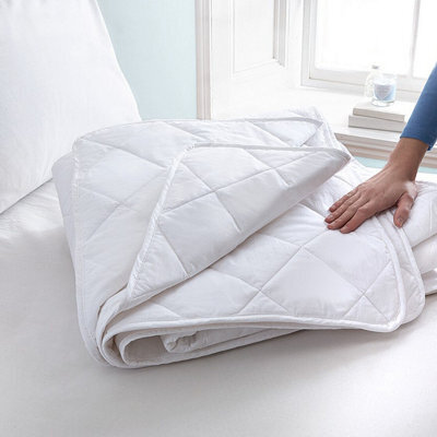 3 Tog Summer Duvet - Cool Lightweight Hypoallergenic Quilt With Cotton Filling & Cover - Machine Washable, Size King