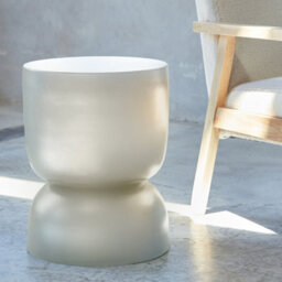 Sweeek - Side Table End Table Metal Bedside Table Diam.32 X H42Cm Madi Cream 32X32X42 Cm