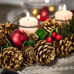 Dibor Berries And Baubles Red Triple Table Centrepiece Christmas Decoration Candle Holder Tealight Holder 39Cm - thumbnail 4