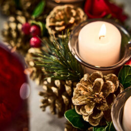 Dibor Berries And Baubles Red Triple Table Centrepiece Christmas Decoration Candle Holder Tealight Holder 39Cm - thumbnail 5
