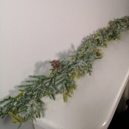 Samuel Alexander 160Cm Realistic Look Christmas Green Spruce Garland With Frosting And Plastic Pine Cones - thumbnail 8