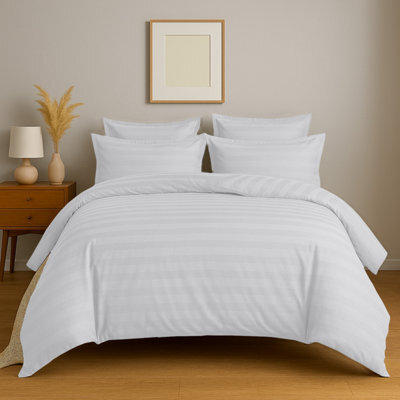 Aspire Homeware White Duvet Cover Set, Reversible Modern Bedding Set, Single (L)200Cm X (W)135Cm - image 1