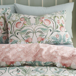 Catherine Lansfield Bedding Clarence Floral Duvet Cover Set With Pillowcase Natural / Green - thumbnail 2