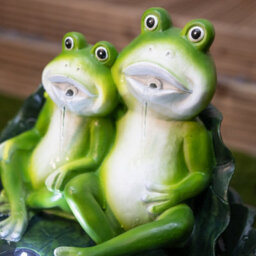 Gardenwize Outdoor Garden Two Frogs On A Lily Pad Water Feature Fountain + Battery Back Up - thumbnail 4