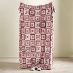 Catherine Lansfield Crochet Print Cosy 130X170Cm Blanket Throw Pink - thumbnail 3