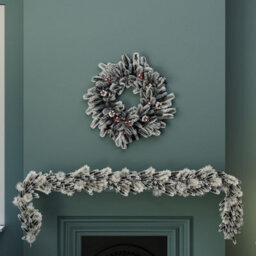 Charles Bentley Indoor Outdoor 60Cm Pre-Lit Red Berry & Pinecone Snowy Wreath - thumbnail 3