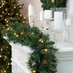 9Ft Christmas Garland Pre Lit With Lights - thumbnail 3