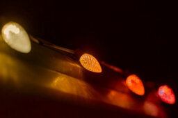 Twinkly C9 Bulbs String - 40 Rgb Led, Faceted, Green Wire, Plug Type G - thumbnail 4