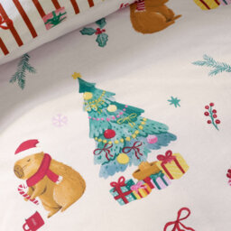 Catherine Lansfield Capybara Christmas Reversible Single Duvet Cover Set With Pillowcase Cream - thumbnail 4
