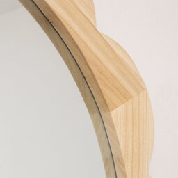 Melody Maison Large Light Wood Scalloped Edge Bevelled Wall Mirror - 97Cm - thumbnail 4