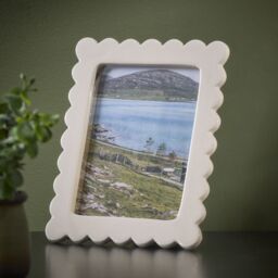Candlelight Gloss Cream Scallop Single Photo Frame (H)21.5Cm X (W)16.5Cm - thumbnail 3