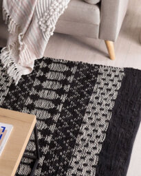 Beliani Rug Sokun Black 140 X 200 Cm Leather - thumbnail 2