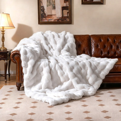 Costway Faux Fur Throw Blanket Plush Rabbit Fur Bubble Blanket 203 X 153 Cm - image 1