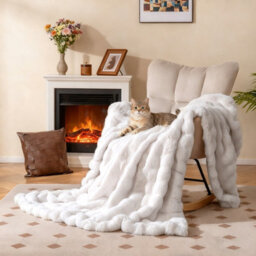 Costway Faux Fur Throw Blanket Plush Rabbit Fur Bubble Blanket 203 X 153 Cm - thumbnail 4