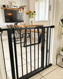 Safetots Pressure Fit Self Closing Stair Gate, 125.4Cm - 132.4Cm, Matt Black, Auto Closing Baby Gate, Safety Barrier - thumbnail 6