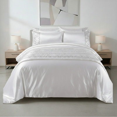 Shimmer Duvet Cover Set Luxury Bedding With Elegant Metallic Finish White - image 1