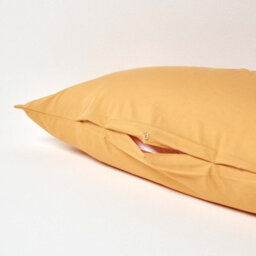 Homescapes Mustard Yellow Egyptian Cotton V Shaped Pillowcase 200 Tc - thumbnail 4