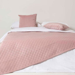 Homescapes Diamond Quilted Pink Velvet Throw - thumbnail 1