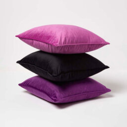 Homescapes Black Filled Velvet Cushion With Piped Edge 46 X 46 Cm - thumbnail 6