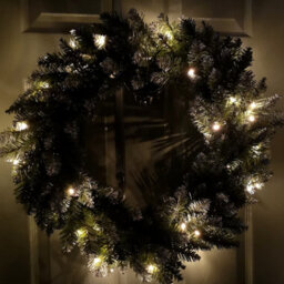 Samuel Alexander 60Cm Snow Tipped Christmas Wreath With 50 Warm White Leds And 160 Bullet Tips - thumbnail 2