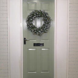 Samuel Alexander 60Cm Snow Tipped Christmas Wreath With 50 Warm White Leds And 160 Bullet Tips - thumbnail 3