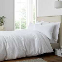 Bianca Fine Linens Fleur Matelasse Jacquard 200 Thread Count Cotton Duvet Cover Set With Pillowcases White