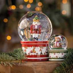 Villeroy & Boch Christmas Toys Small Bear Snow Globe - thumbnail 4