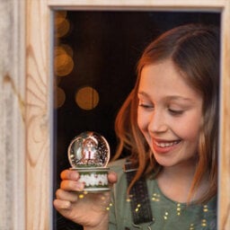 Villeroy & Boch Christmas Toys Small Bear Snow Globe - thumbnail 5