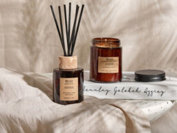 Beliani Scented Candle With Fragrance Reed Diffuser Dark Elegance Soy Wax Oriental Notes - thumbnail 2