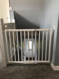 Safetots Top Of The Stairs Screw Fitted Stair Gate, White Wooden, 63.5Cm - 105.5Cm, Wood Baby Gate, Stylish Safety Gate - thumbnail 6