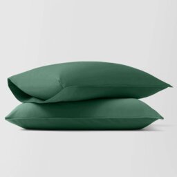 Bedlooms Dyed Pillowcase Pair- Soft Plain Pillow Covers Emerald Green Envelop Closure - Easy Care Pillowcase Bedding Set 50X75 Cm