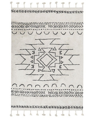 Beliani Hand-Tufted Cotton Rug 160 X 230 Cm - Off-White And Black Geometric With Tassels - image 1
