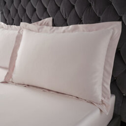 Catherine Lansfield Silky Soft Satin Oxford 50X75Cm + Border Pack Of 2 Pillow Cases With Envelope Closure Blush Pink